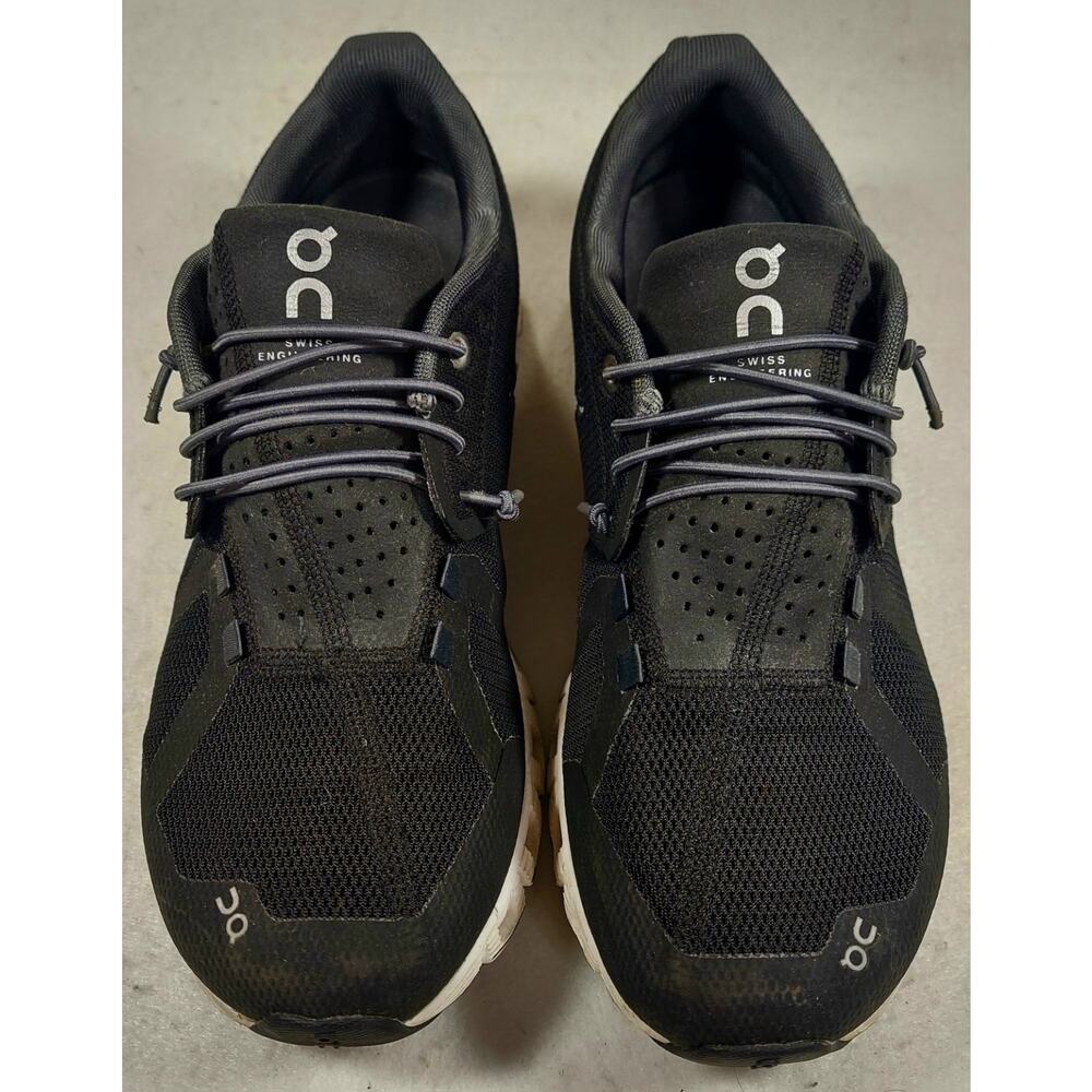 On Cloud 5 Running Shoes Womens Size 8.5 Black White Comfort Sneakers